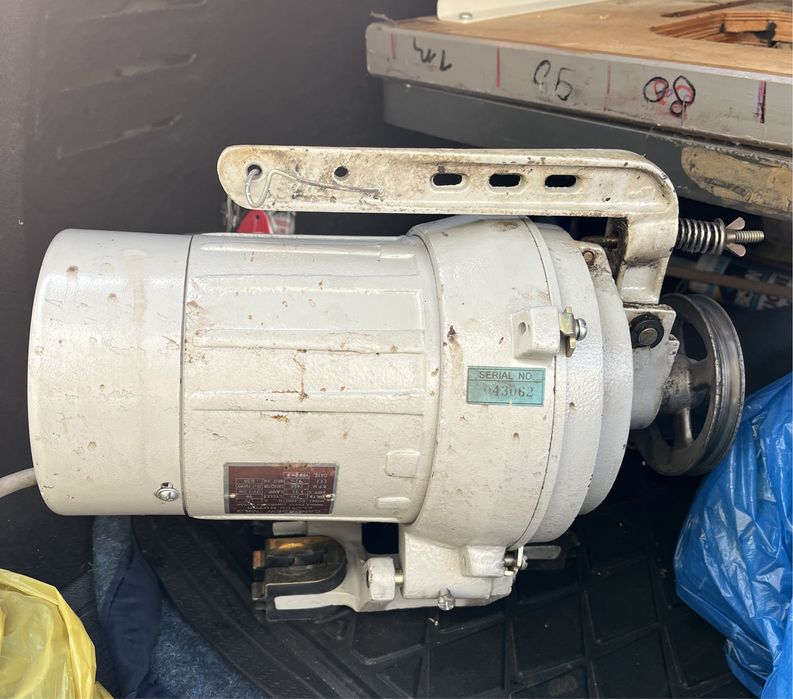 Motoare masina surfilat/cusut