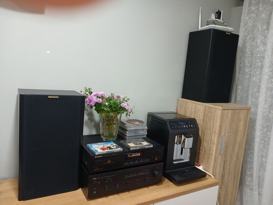 Vând boxe Onkyo SC 360