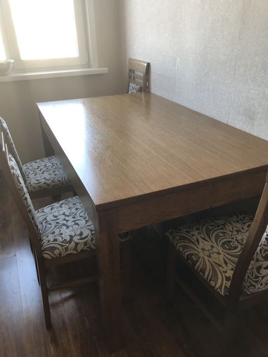 Стол обеденный со стульями