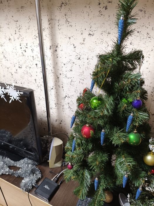 Ёлка 1 метр с игрушками вместе