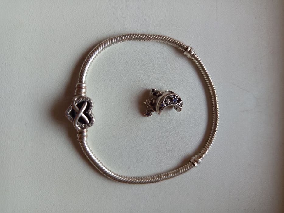 Продам браслет pandora