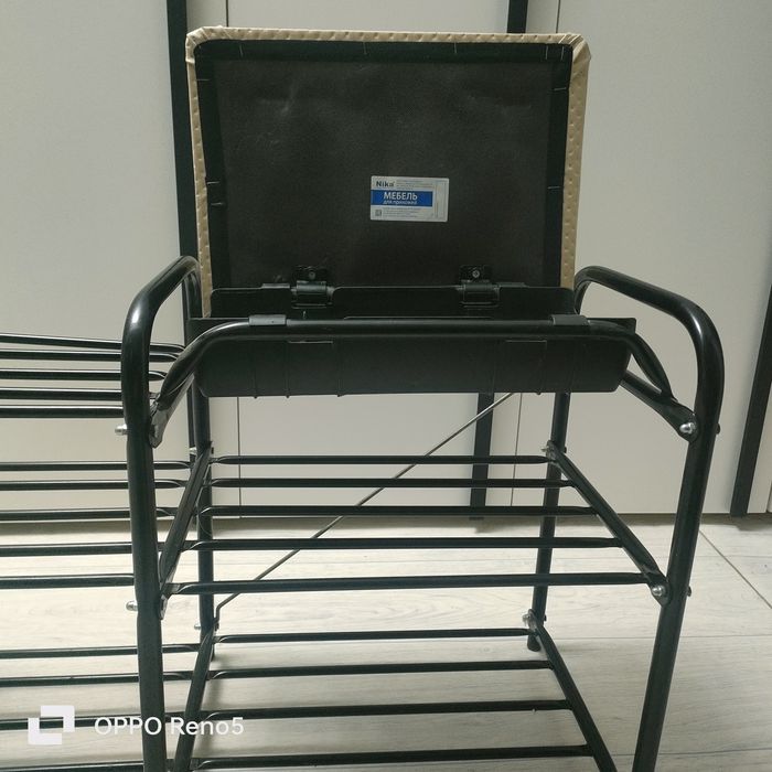 Продам обувницу в хорошем состояние