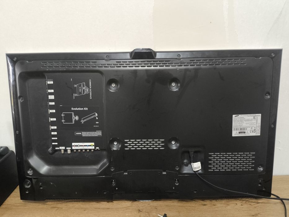 Телевизор Samsung UE40ES8000S