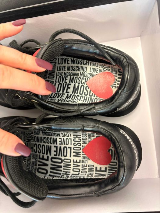 Vand adidasi Moschino dama originai