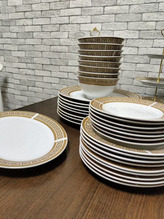 Продам набор посуды на 8 персон