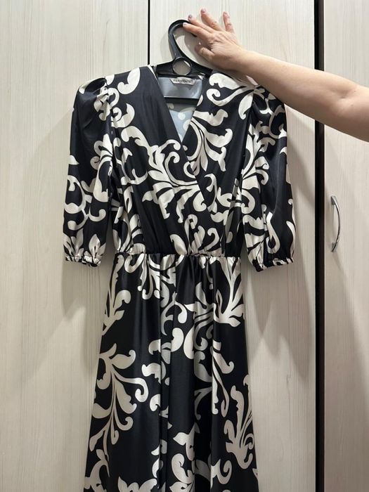 Продам платье с ремнем