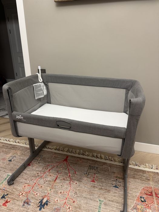 Детскаая кроватка Joie