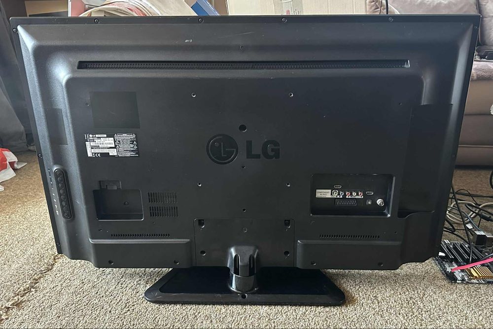LG 42" LED FHD Телевизор - перфектен