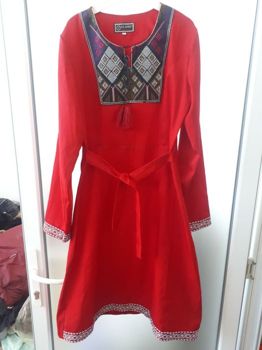 Vand rochii pt evenimente