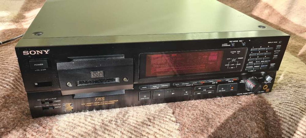 Продава се! SONY DTC 77 ES
