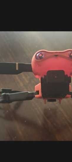Dronă-jucărie cu cameră, telecomandă și 3 baterii