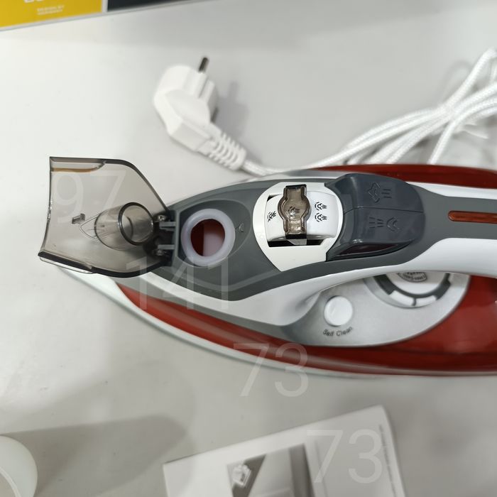 Утюг паровой BOSCН 2600w дазмол