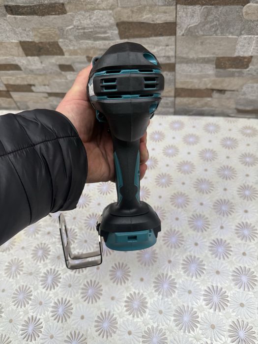 Акумулаторен гайковерт ударен MAKITA DTW1002