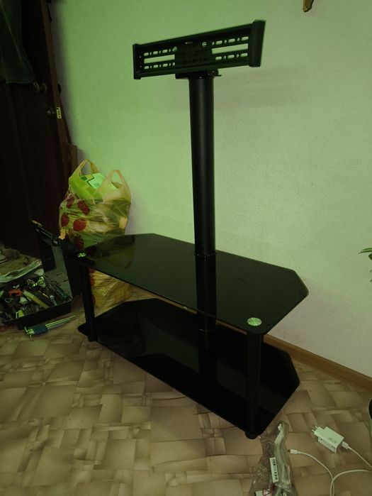 Стеклянная ТВ тумба