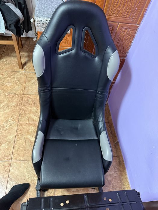 Scaun simulator auto