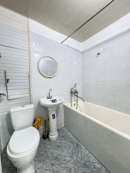 Чиланзар 1 квартал ул.мукимий 2 комнатная 65500