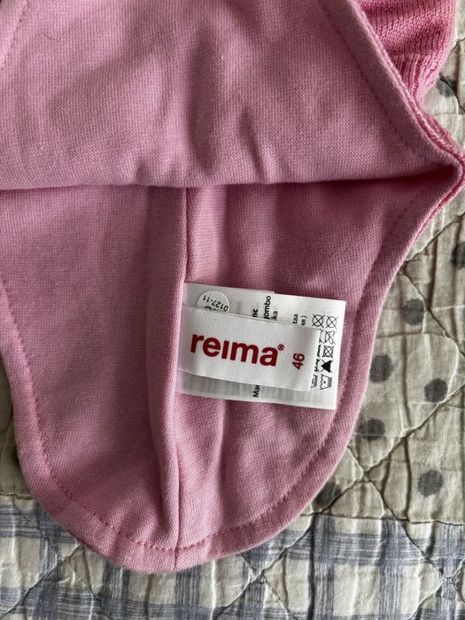 Бебешка шапка с яка от мерино