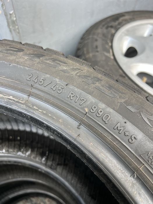 245/45/17 Pireli