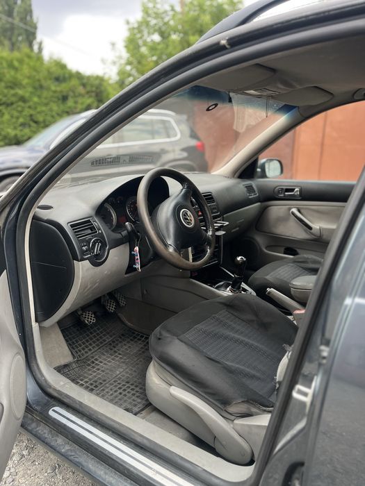 Vand volkswagen bora 1.9 ARL , 2002 .