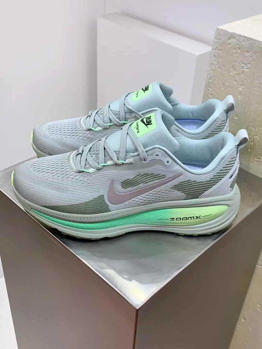 Оригинални мъжки маратонки Nike Vomero 18 налични с кутия