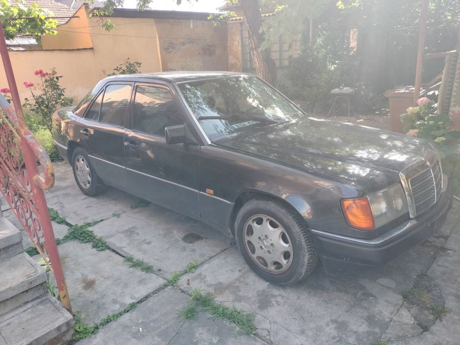 Mercedes W124 E200