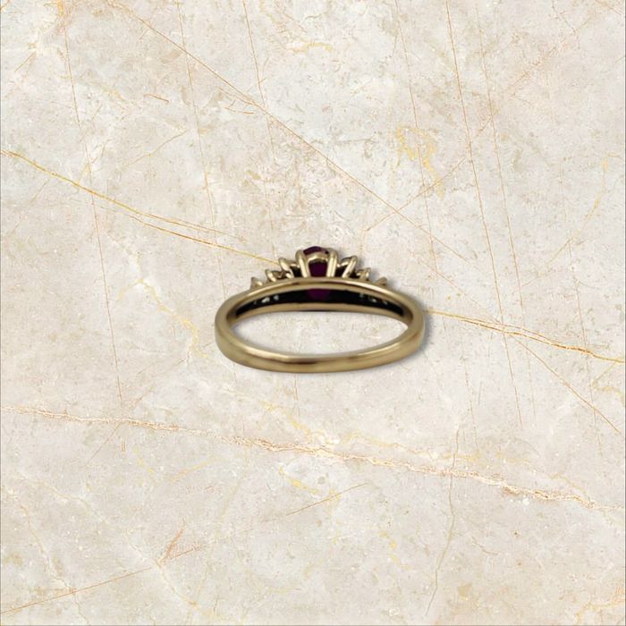 Дамски златен пръстен с диаманти и рубин 14к