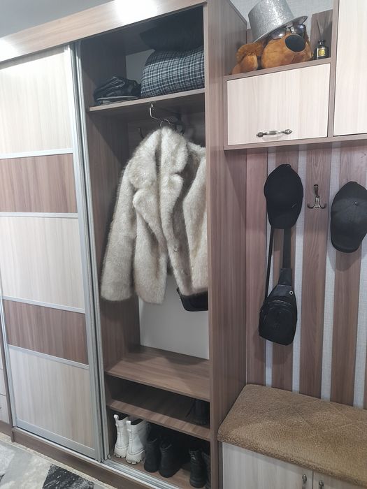 Продам стильную прихожую
