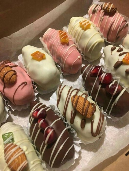 Финики в шоколаде /клубника в шоколаде