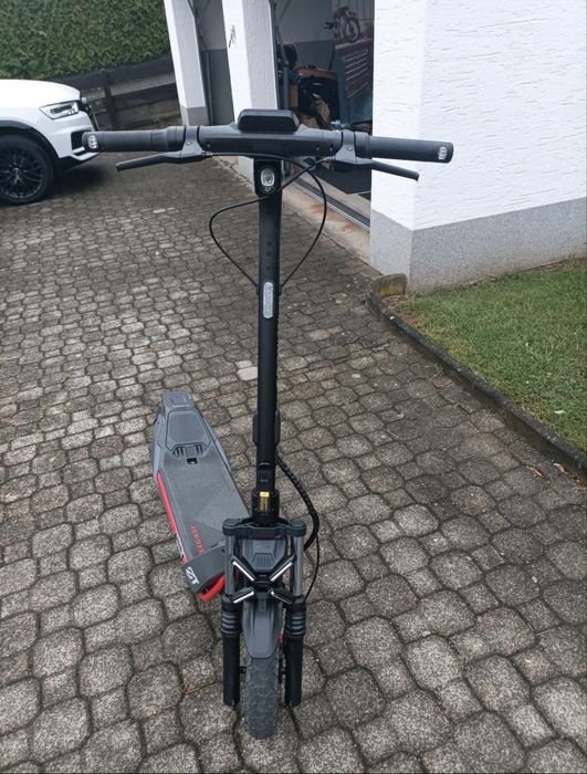 Trotineta electrica Segway ZT 3 PRO