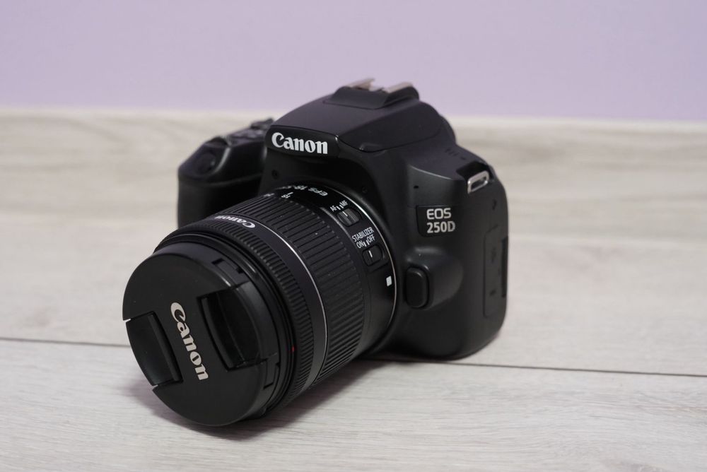 Canon 250D + китов обектив