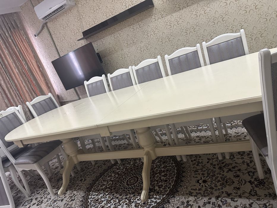 Стол и стулья 12 штук
