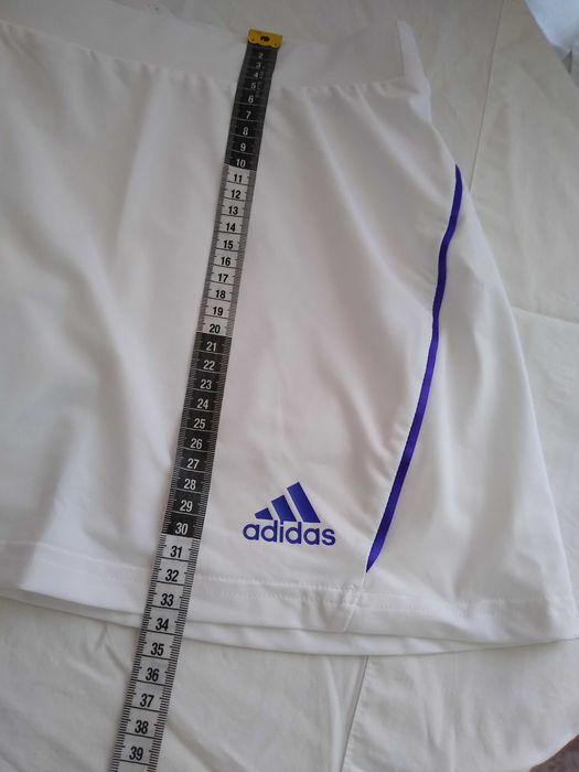Adidas пола-пантлонки за тенис Л размер