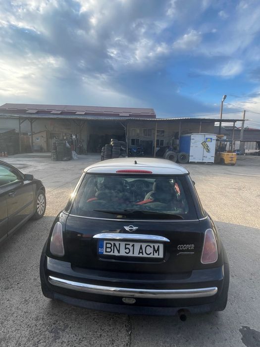 Vând Mini Cooper
