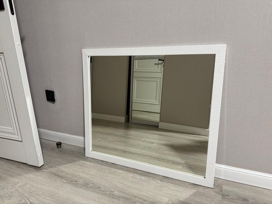 Белое зеркало прямоугольное