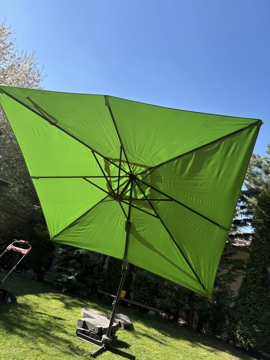 Umbrela 3 x 3 m cu grautati