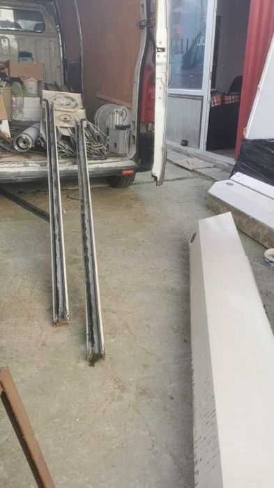 Ролетна гаражна врата с двигател и дистанционно,230/450 светъл отвор