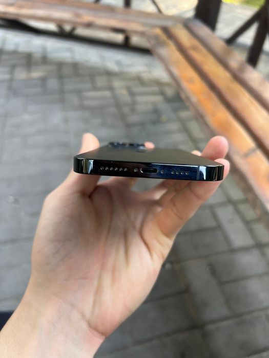 Продою 14 pro max в идеальном состояни