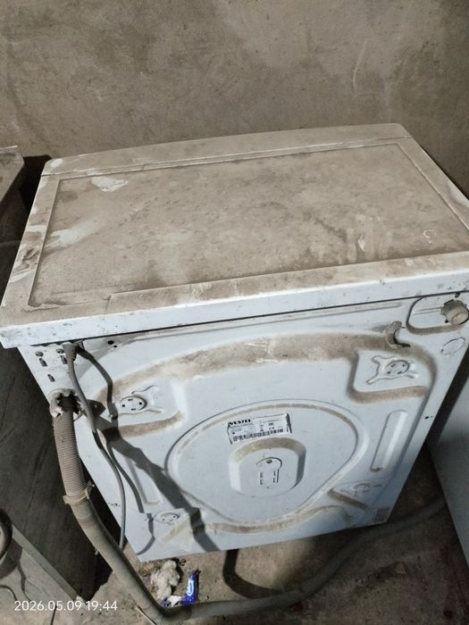 Стиральная машина. Холодильник