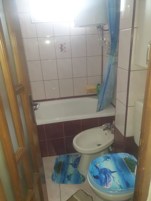 Închiriez apartament str Sondei