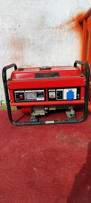 Продам бензогенератор...