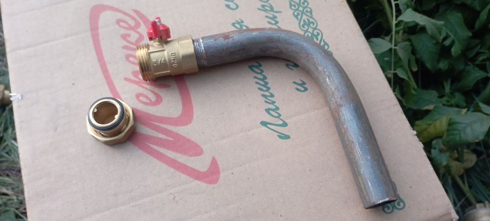 Продам кран шаровый на 20. Американка.