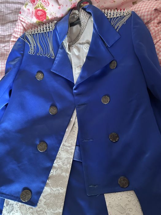 Эксклюзивный костюм тройка