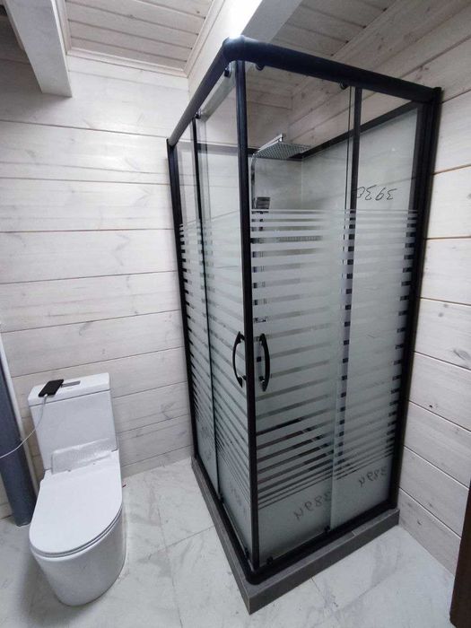 Стеклянные душевые кабины и перегородки под ключ!