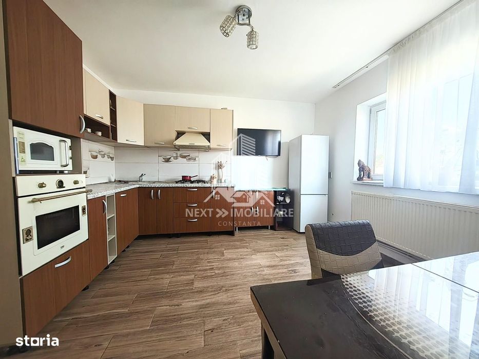 Casă P+1 cu 8 camere 492 mp teren 21 ml deschidere comision 0%