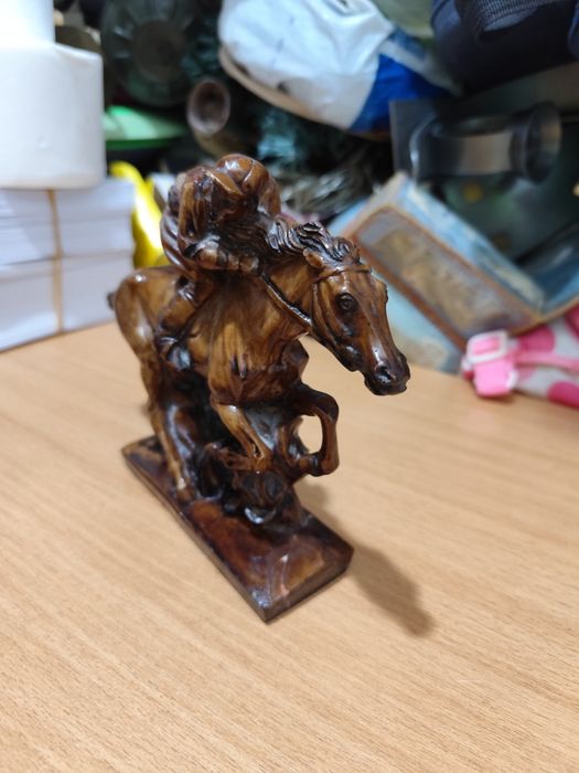 Statueta de vanzare
