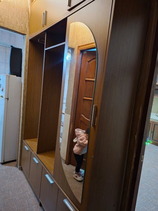 Продам шкаф в прихожую
