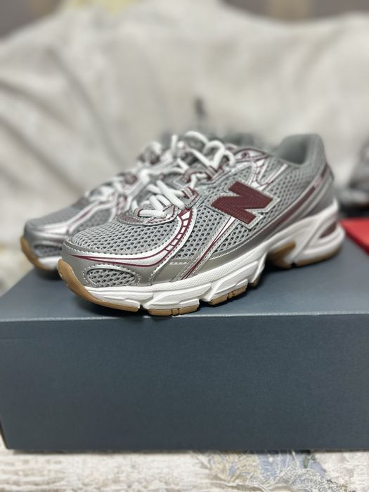 Продам кроссовки New balance-740