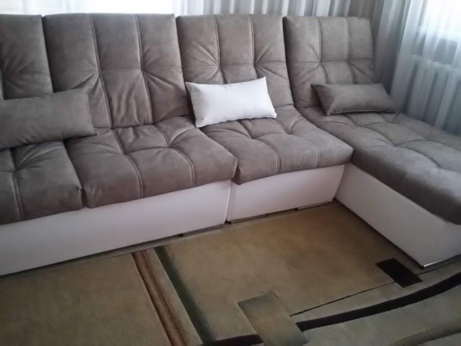 Продам диван с оттоманкой.