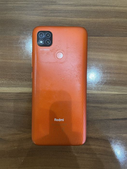 телефон Redmi 9C в хорошем состоянии