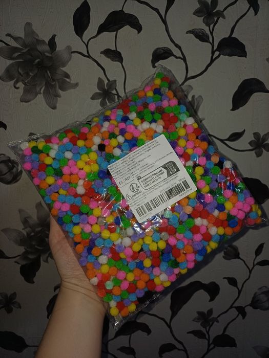 Продам помпоны 2000 шт., 1см.